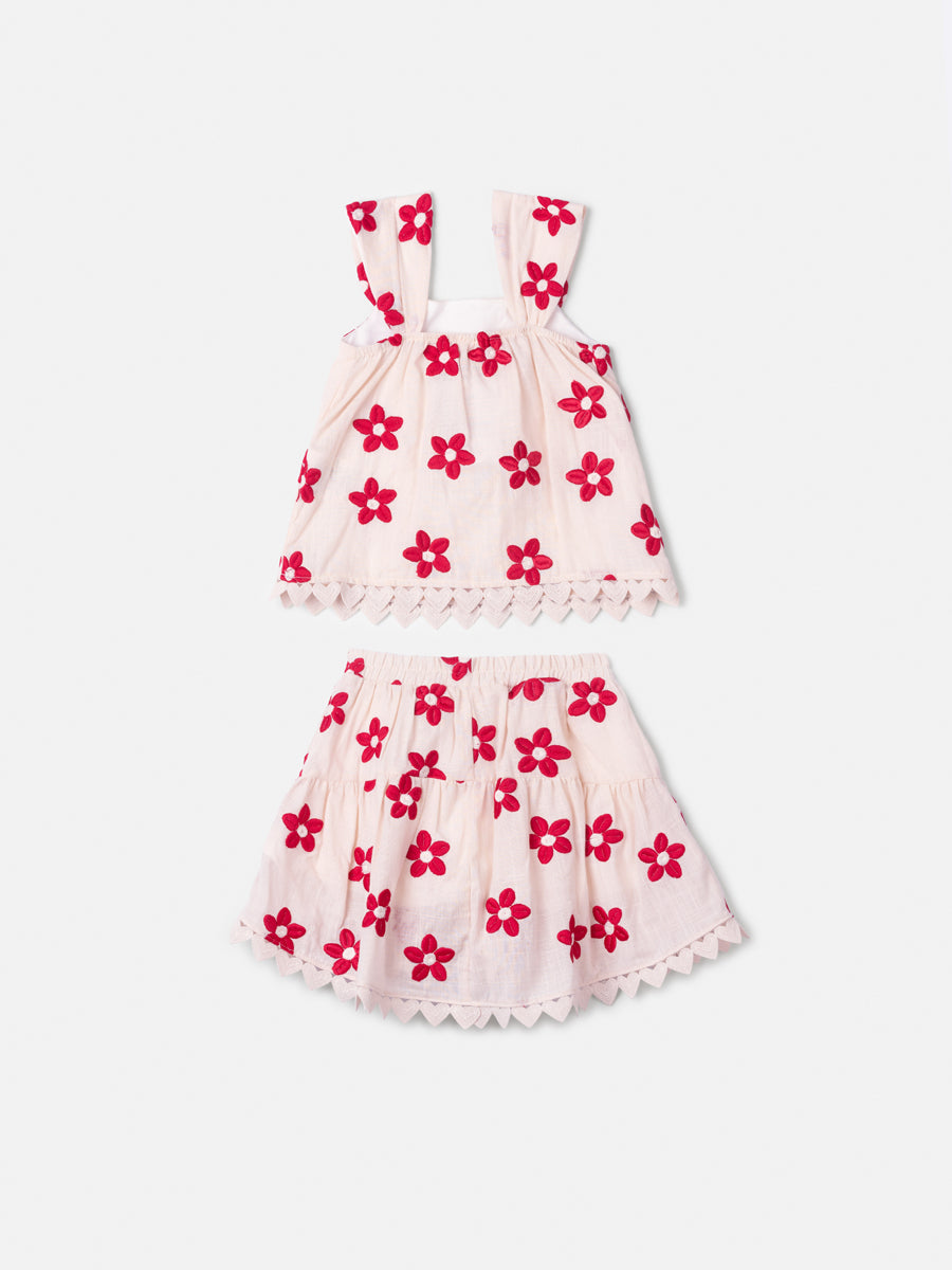 Conjunto Infantil com Flores Bordadas e Renda Anime