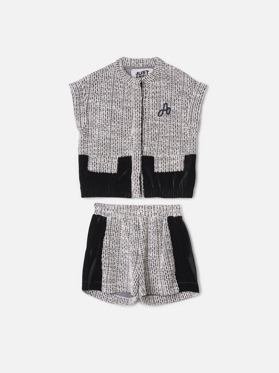 Conjunto Colete e Shorts Preto Animê