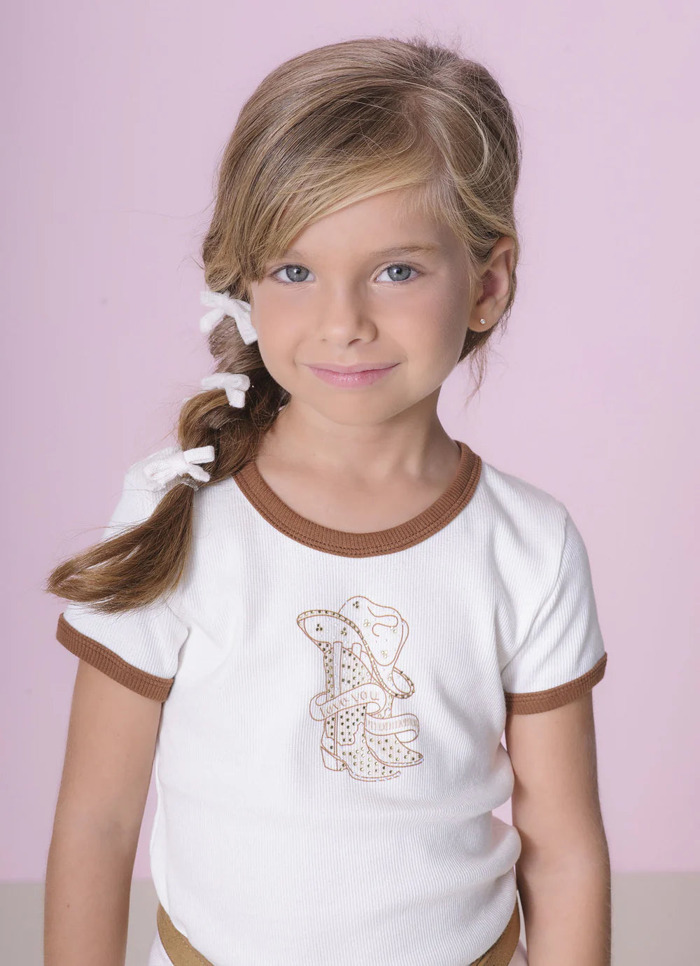 Blusa Ribana Botinha, Chapéu e Ursinha Off White Pituchinhus