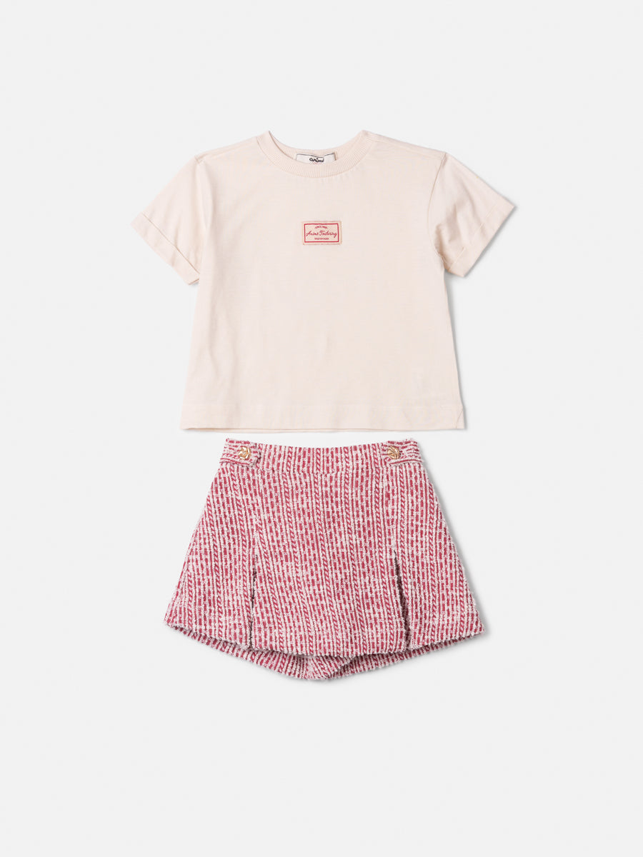 Conjunto Manga Curta Blusa e Shorts Bege Animê