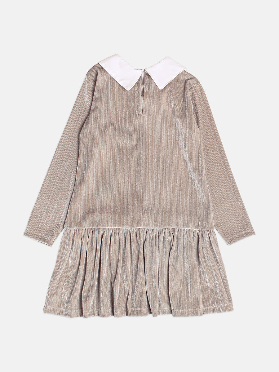 Vestido Plush Gola E Laco Prata Momi
