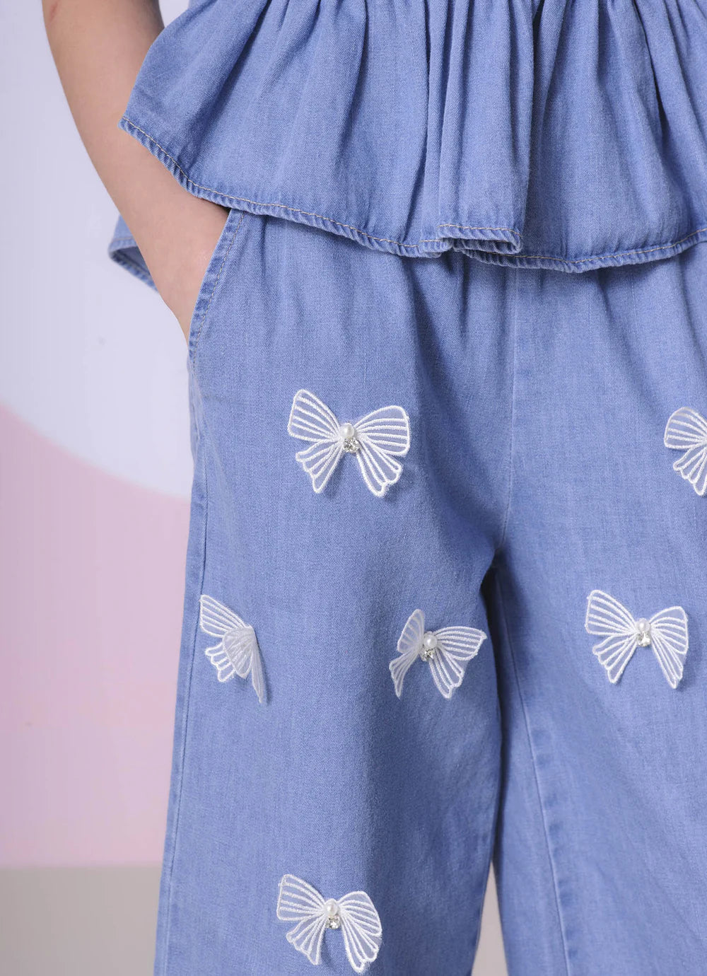 Calça Reta Jeans Fino Laços Aplicados Pituchinhus